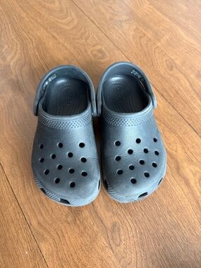 Kids Black Crocs size 11